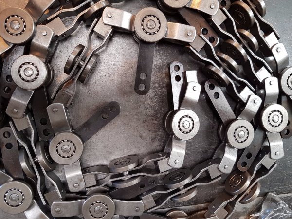 Re-link Your Existing Overhead Conveyor With New Chain